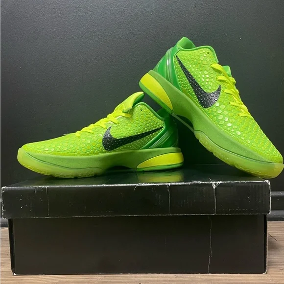 Kobe Protro ‘Grinch’
Size 10
New OG All
Box slightly damaged
100% authentic - Picture 1 of 5